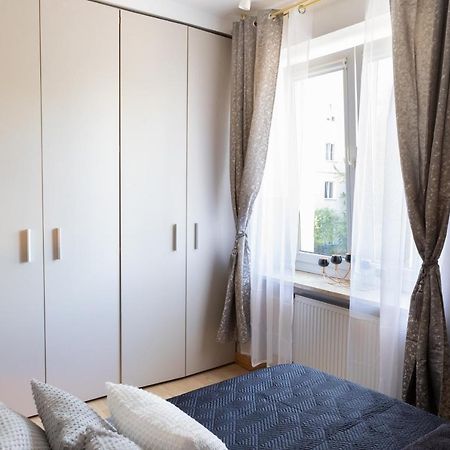 Clicktheflat Szkolna Palace Of Culture Apart Rooms Warsaw Luaran gambar