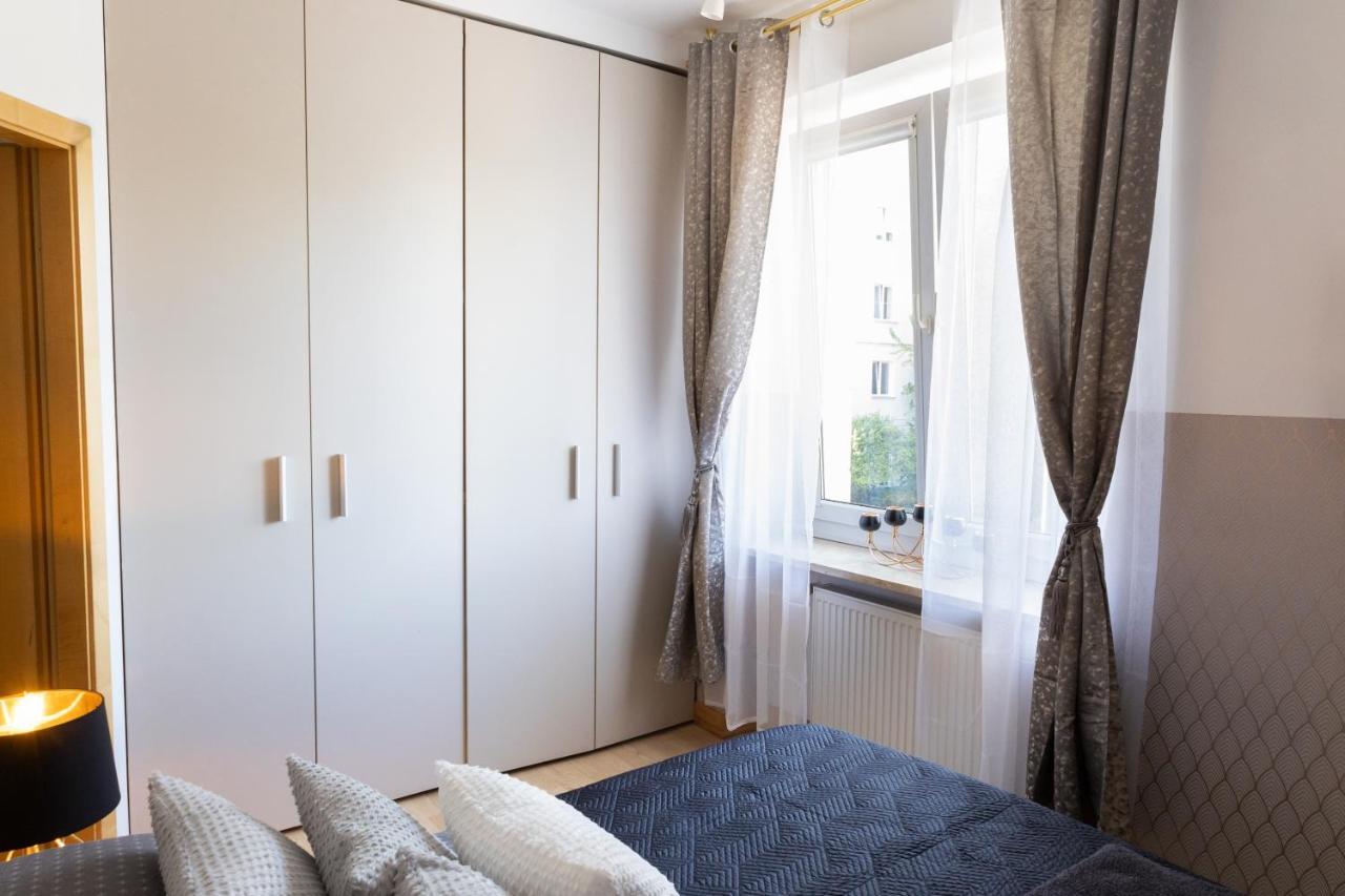 Clicktheflat Szkolna Palace Of Culture Apart Rooms Warsaw Luaran gambar