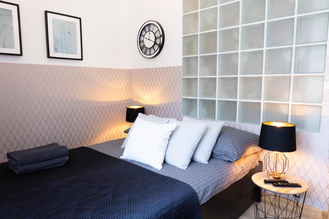 Clicktheflat Szkolna Palace Of Culture Apart Rooms Warsaw Luaran gambar