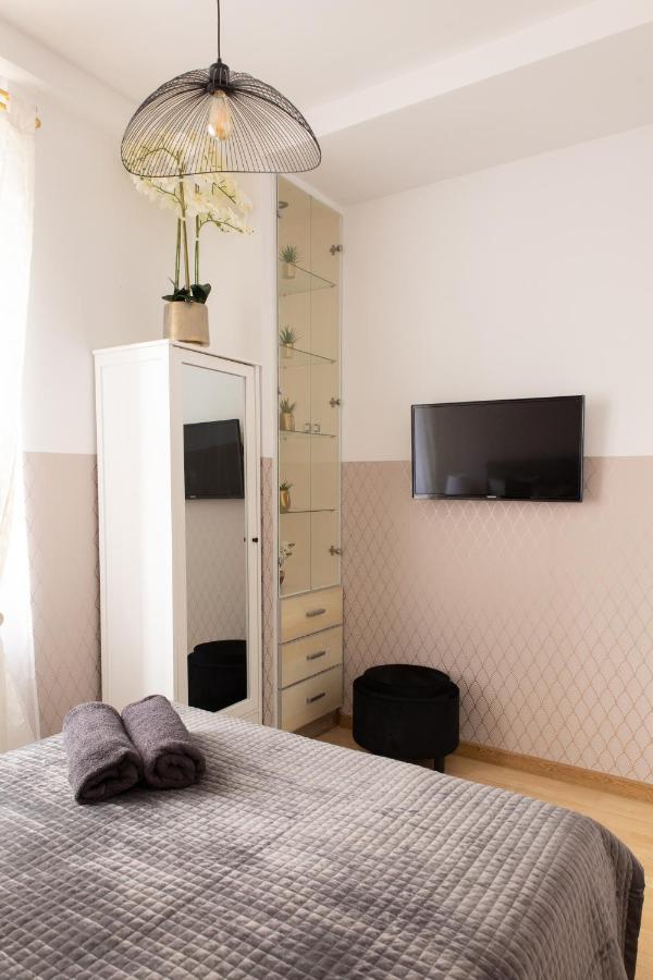 Clicktheflat Szkolna Palace Of Culture Apart Rooms Warsaw Luaran gambar